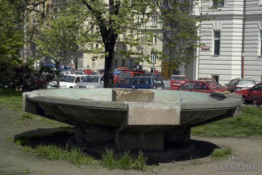 Kašna na Jiráskově náměstí
