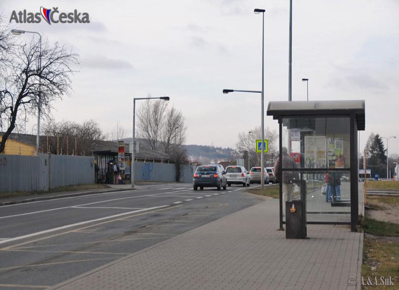 Autobusová zastávka Obchodní centrum Čakovice