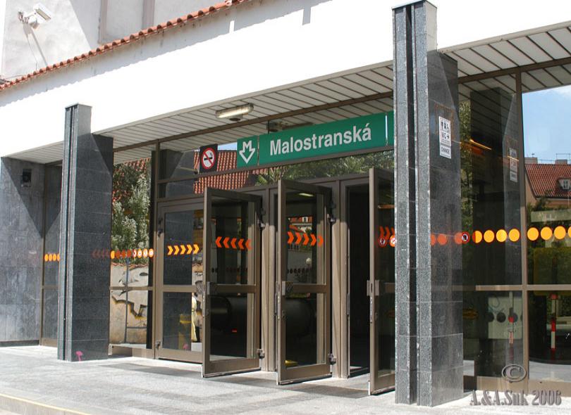Stanice metra Malostranská