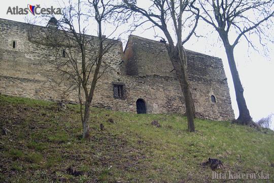 Zřícenina hradu Starý Stránov - 