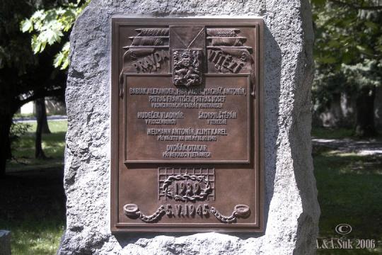 Pomník obětem německé okupace - Vinoř - 