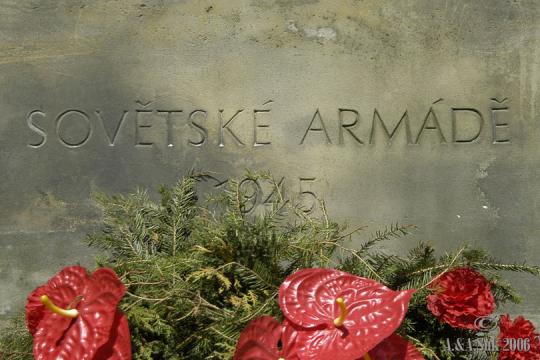 Pomník Rudé armádě ve Vinoři - 