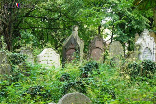 Old Jewish Cemetery in Kolín - 