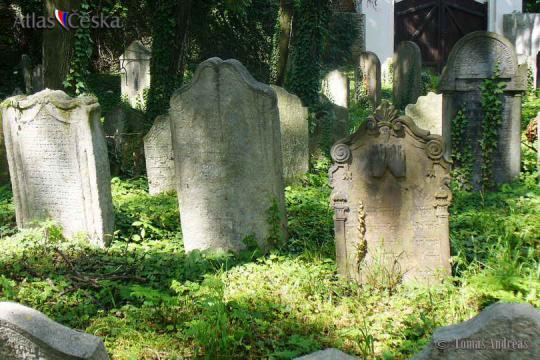 Old Jewish Cemetery in Kolín - 