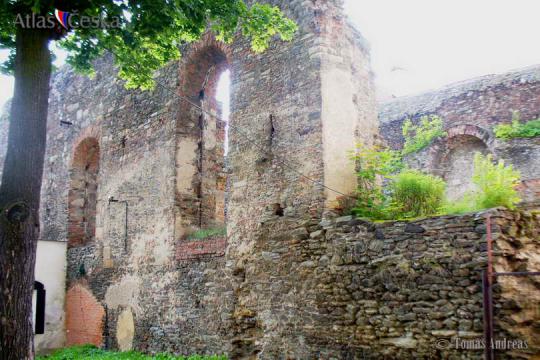 Bývalý minoritský klášter se zříceninou kostela - Stříbro - 