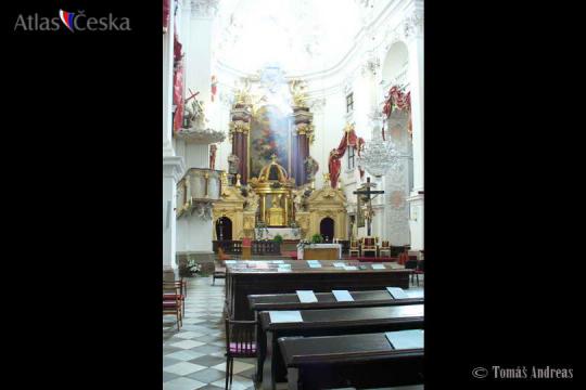 Kostel Nanebevzetí Panny Marie - Polná - 