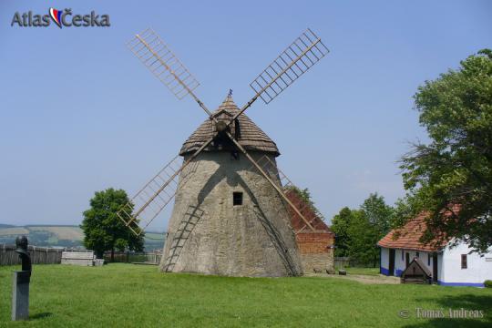 Větrný mlýn Kuželov - 
