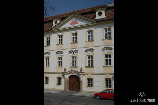 Palác Sasko-lauenburský (Rožmberský) - 