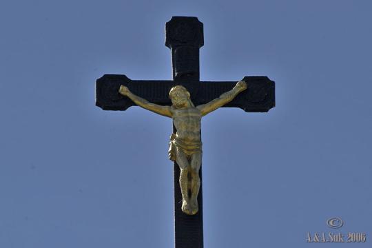 Kříž na zvoničce v Mírové ulici - 