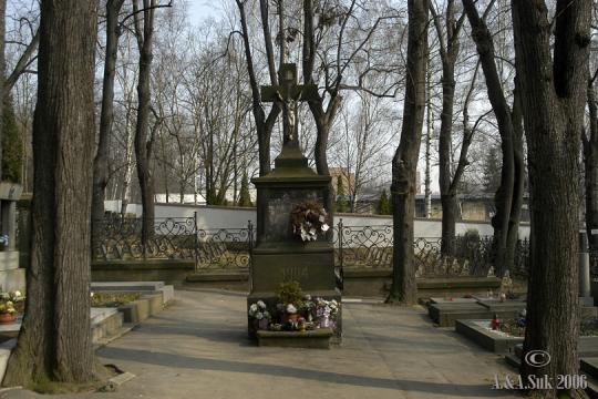 Kříž na hřbitově Hloubětín I. - 