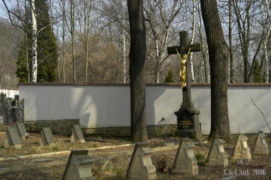 Kříž na hřbitově Hloubětin II. - 