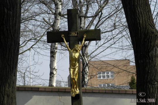 Kříž na hřbitově Hloubětin II. - 