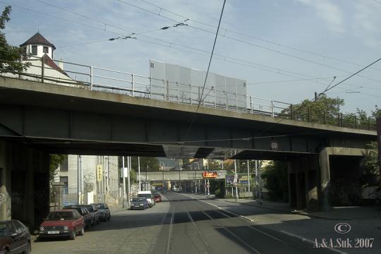 Železniční most přes Nádražní ulici (jižní) - 