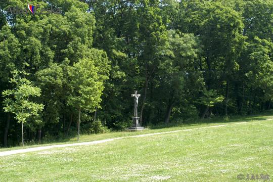 Kříž ve Strahovské zahradě - 