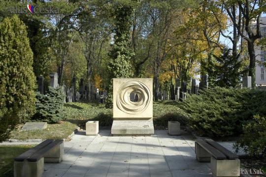 Pomník Židům, kteří zahynuly ve II. sv. válce - 