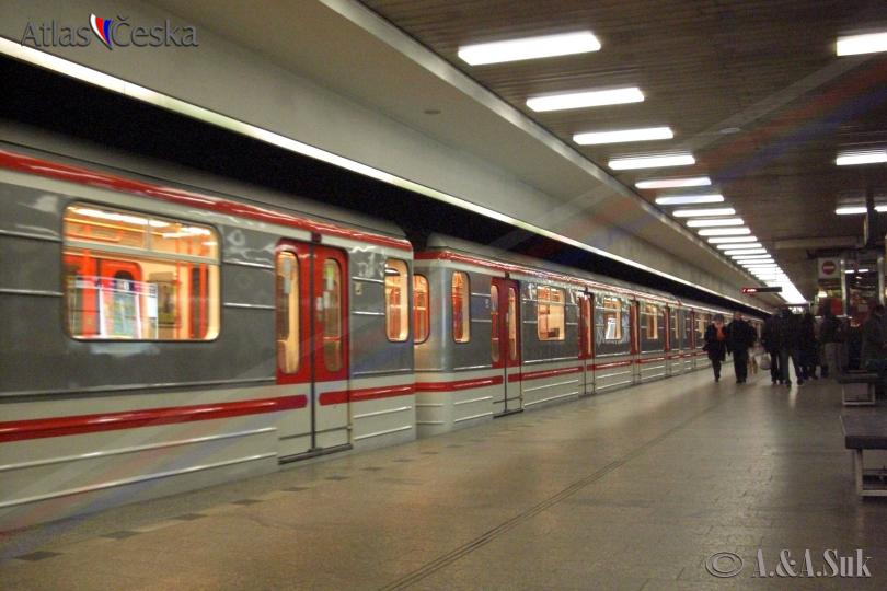 AA_dejvicka_metro